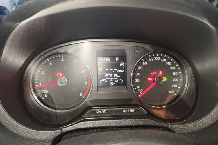 Volkswagen Polo 2018 car image #12