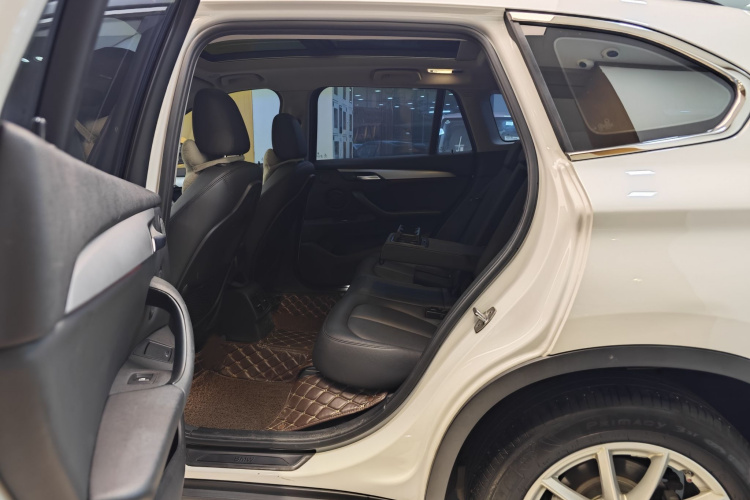 BMW X1 2019 imagen de coche #27