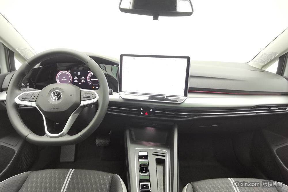 Volkswagen Golf 2026 صورة سيارة #12