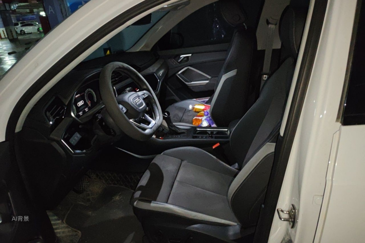 Audi Q3 2022 car image #17