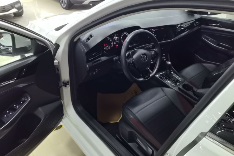 Volkswagen Bora 2019 car image #16