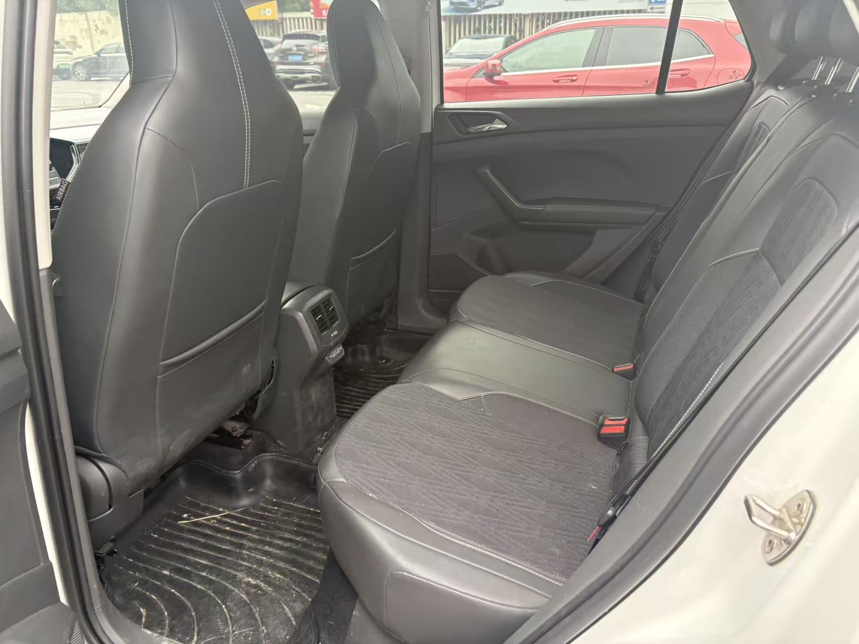 Volkswagen T-Cross 2020 immagine di auto #5