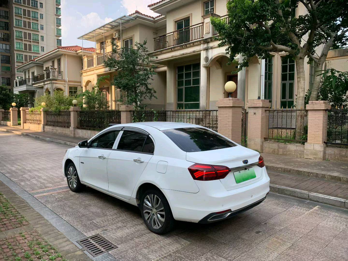 GEELY Emgrand New Energy 2018 car image #9