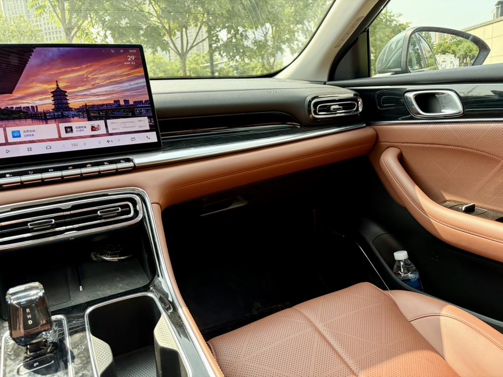 GEELY Emgrand 2025 car image #7