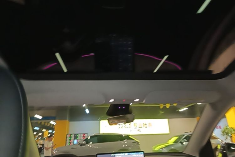Tesla Model Y 2024 car image #18