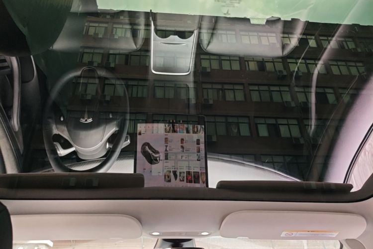Tesla Model 3 2021 car image #18