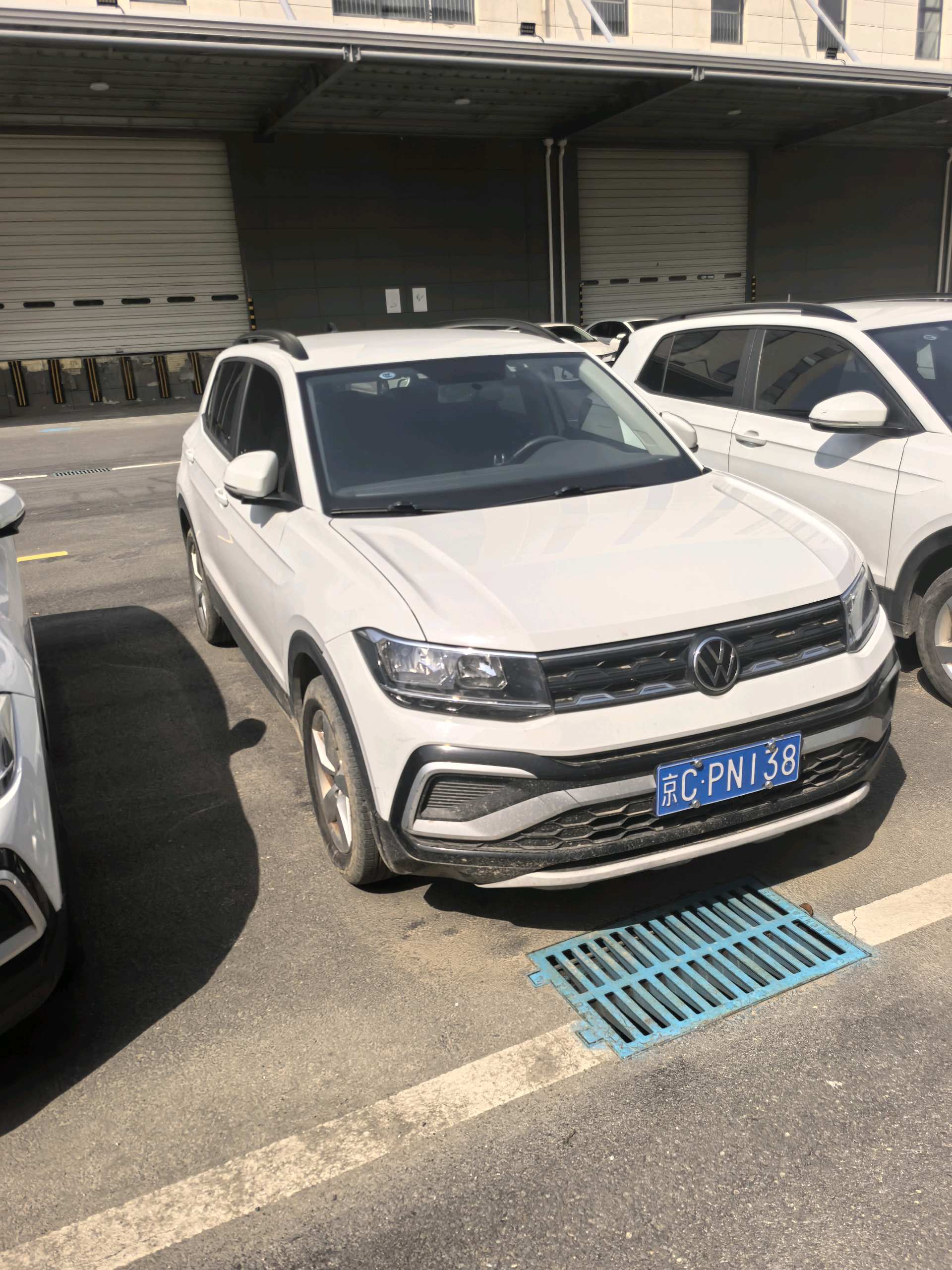 Volkswagen T-Cross 2023 immagine di auto #3