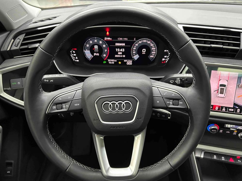 Audi Q3 2022 car image #19