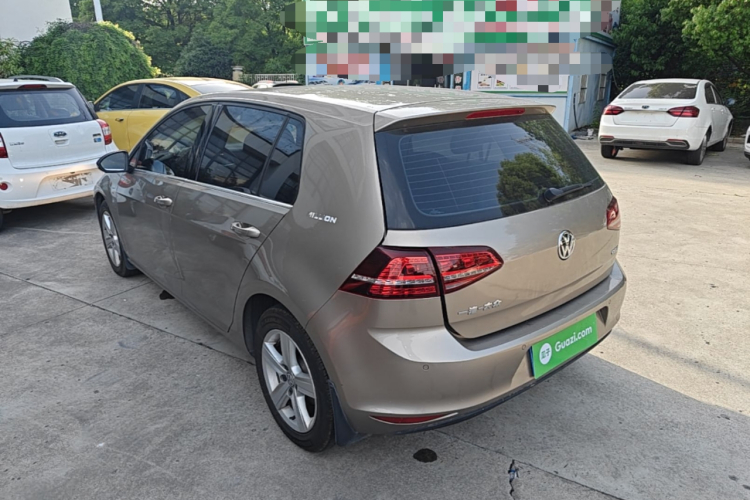 Volkswagen Golf 2017 car image #7