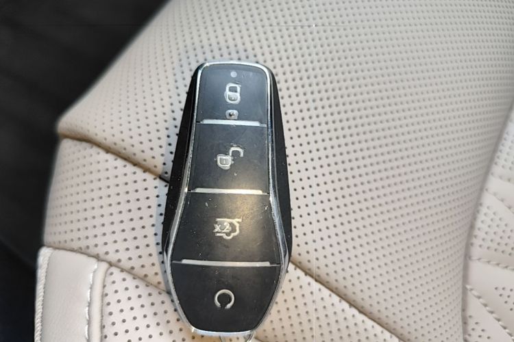 BYD Han 2025 car image #9
