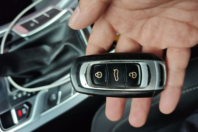 GEELY Emgrand 2018 car image #10