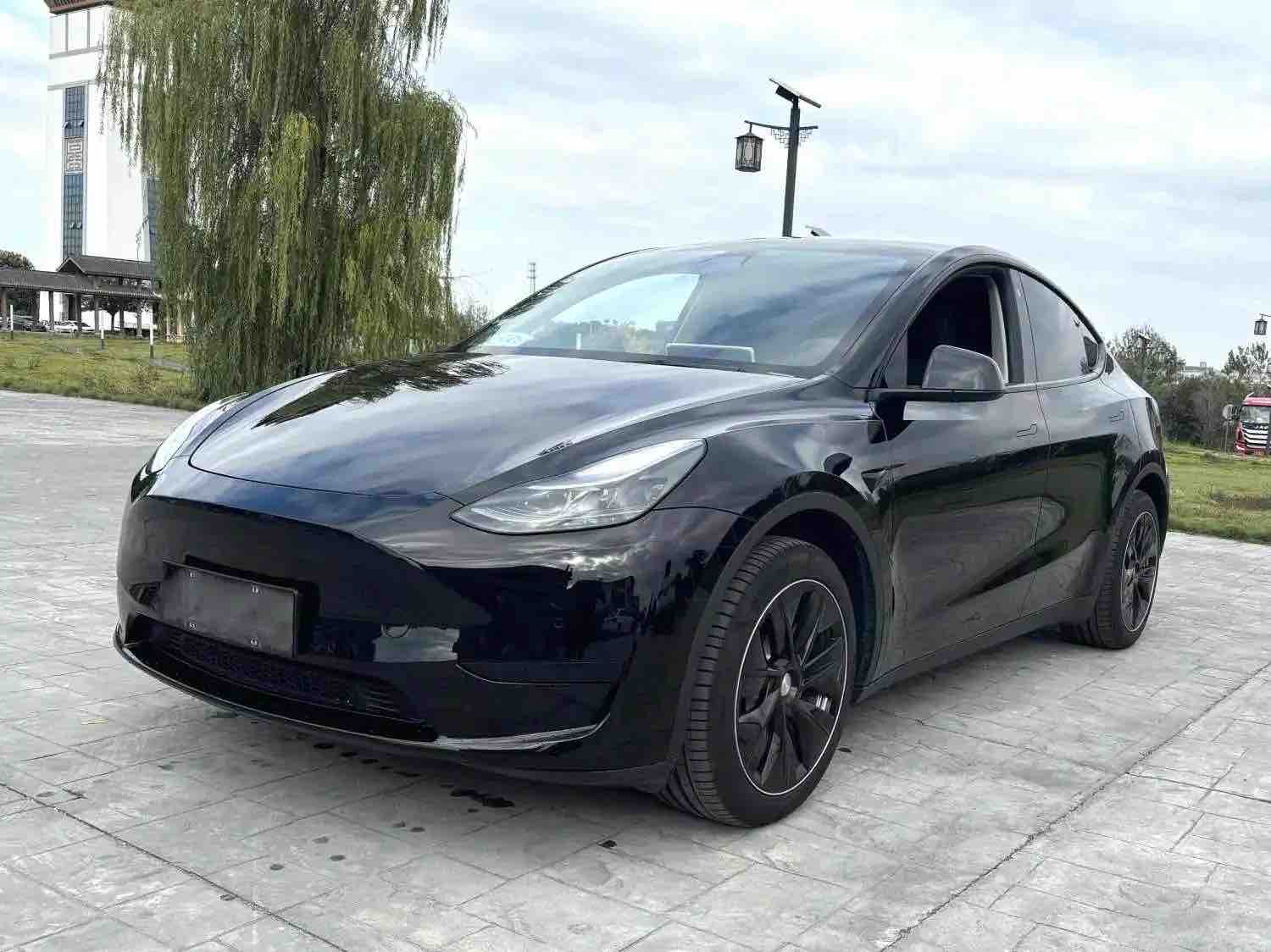Tesla Model Y 2023 Tesla Model Y 2023 car image