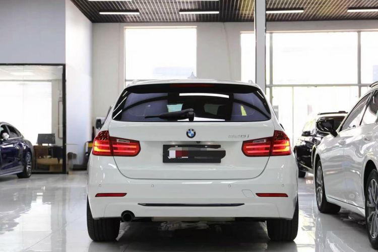 BMW 3 Series (Imported) 2016 immagine di auto #4