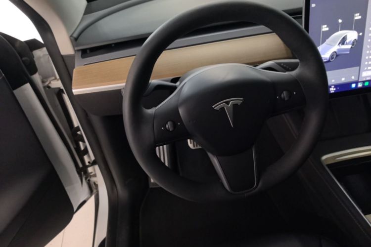 Tesla Model Y 2021 #11 Tesla Model Y 2021 car image #11