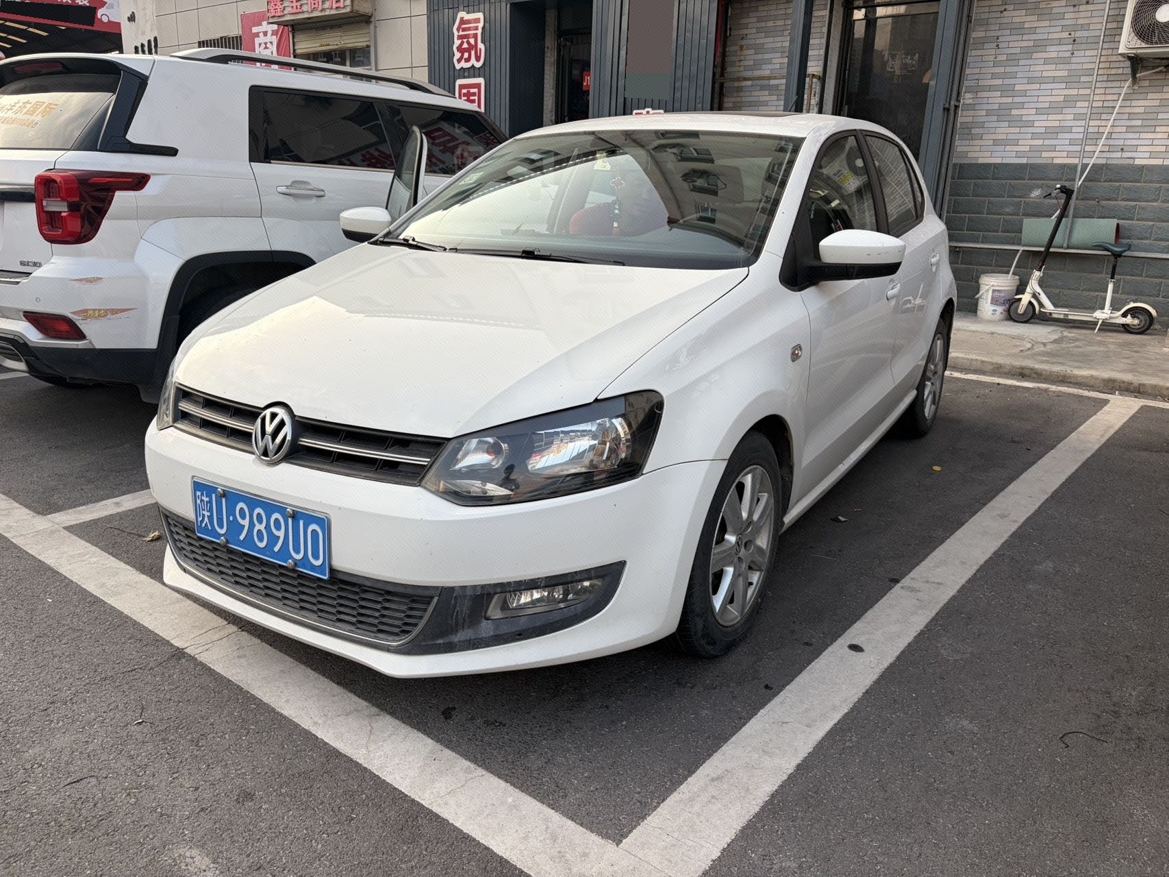 Volkswagen Polo 2011 car image 