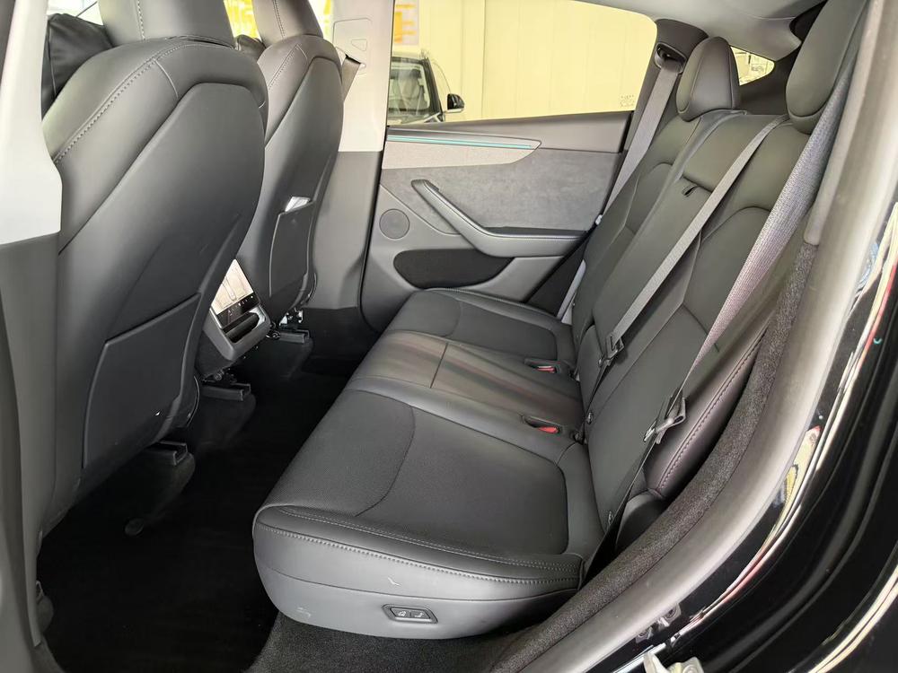 Tesla Model Y 2025 imagem de carro #17