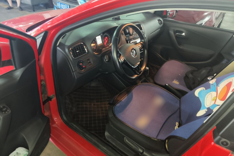 Volkswagen Polo 2018 car image #16