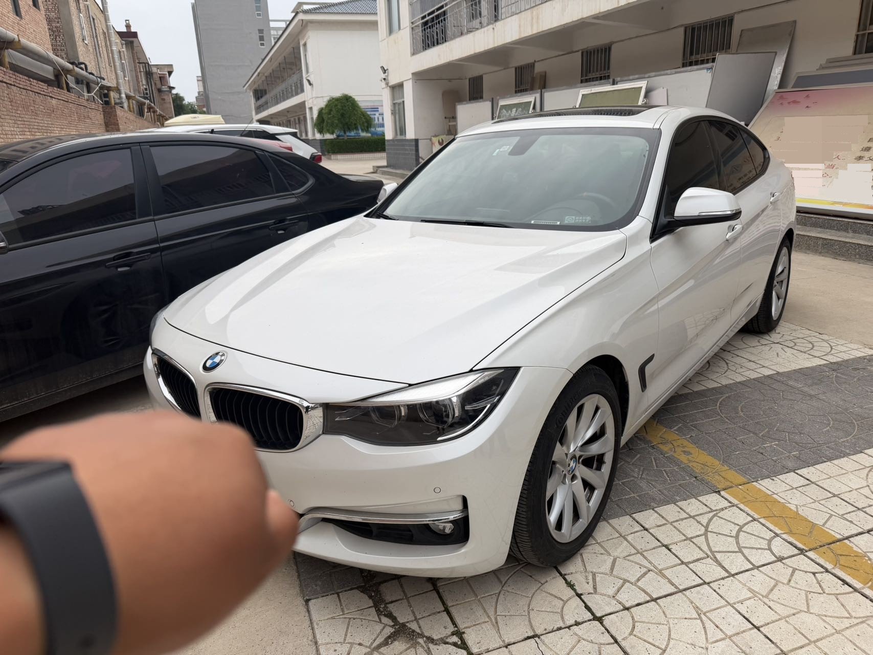BMW 3 Series GT 2018 car image 