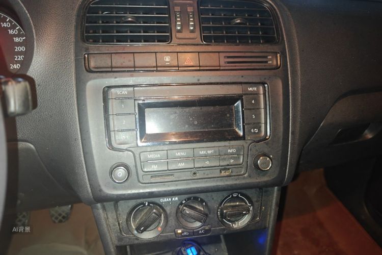 Volkswagen Polo 2016 car image #15