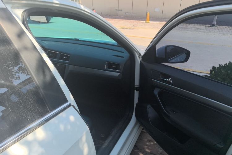 Volkswagen Lavida 2019 car image #25