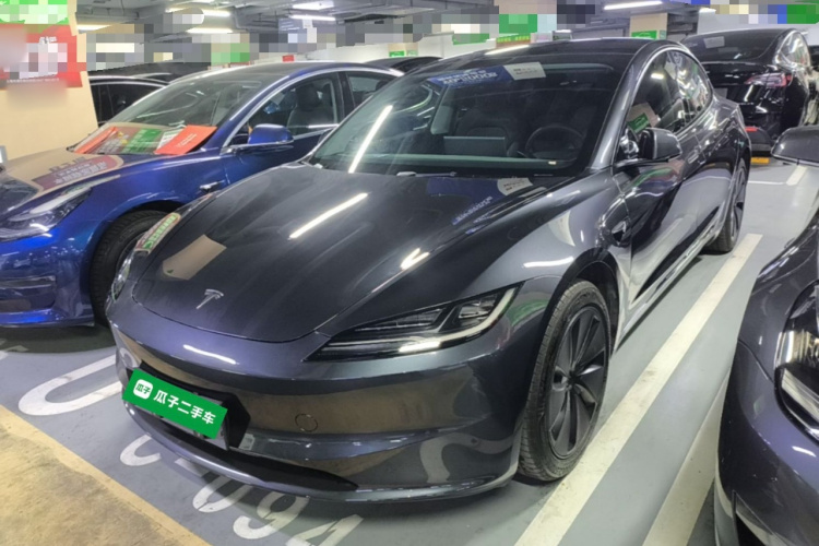 Tesla Model 3 2025 car image #2