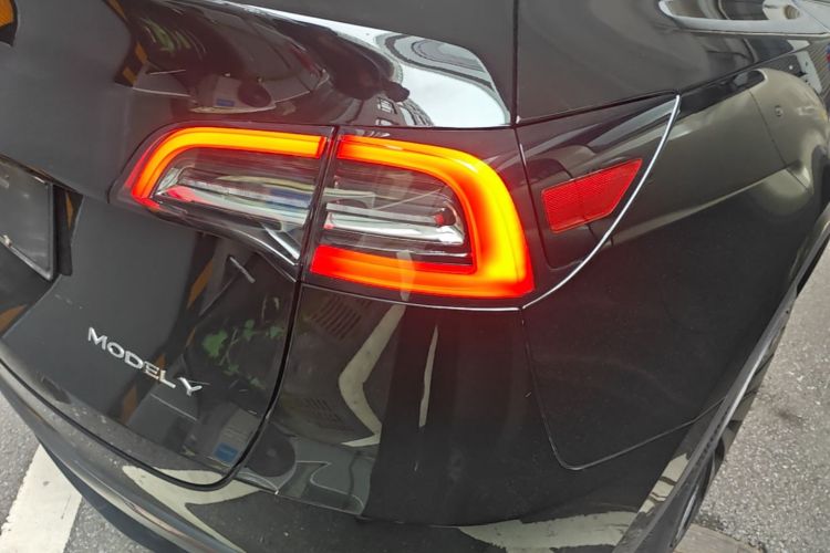 Tesla Model Y 2021 #8 Tesla Model Y 2021 immagine di auto #8