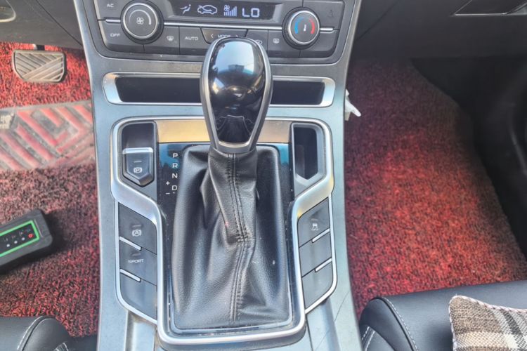 GEELY Emgrand 2019 #18 GEELY Emgrand 2019 car image #18