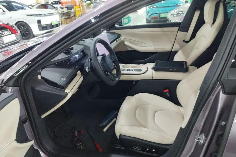 MI SU7 2025 immagine di auto #15