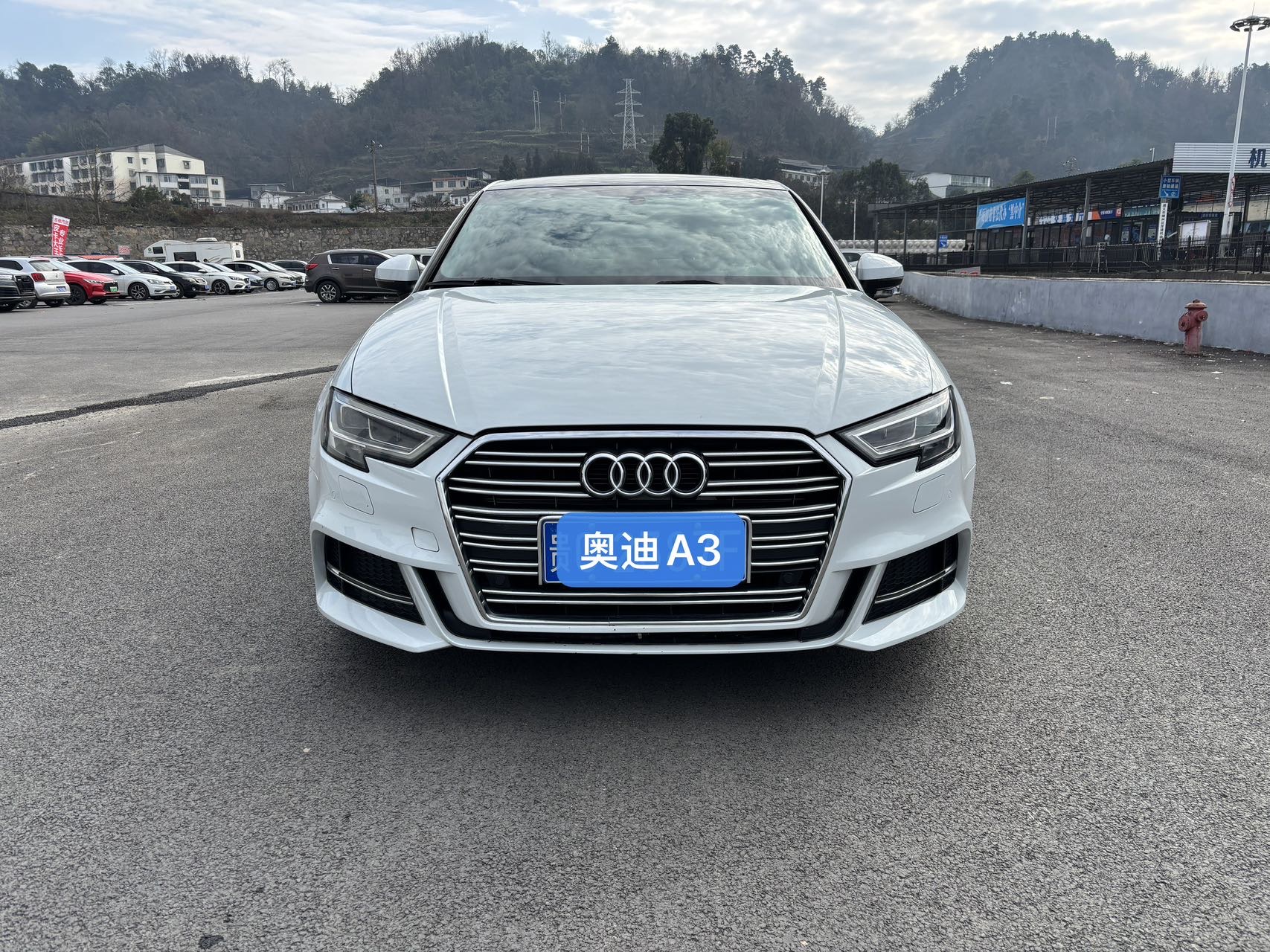 Audi A3 2019 car image #2