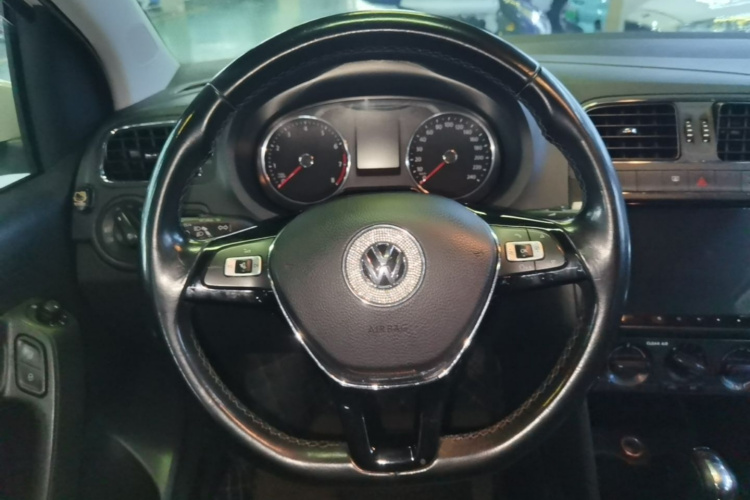 Volkswagen Polo 2016 #11 Volkswagen Polo 2016 car image #11