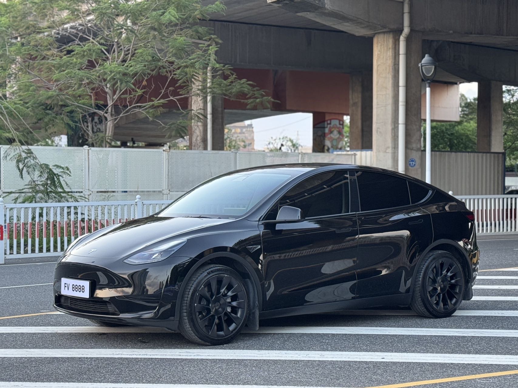 Tesla Model Y 2022 Tesla Model Y 2022 car image