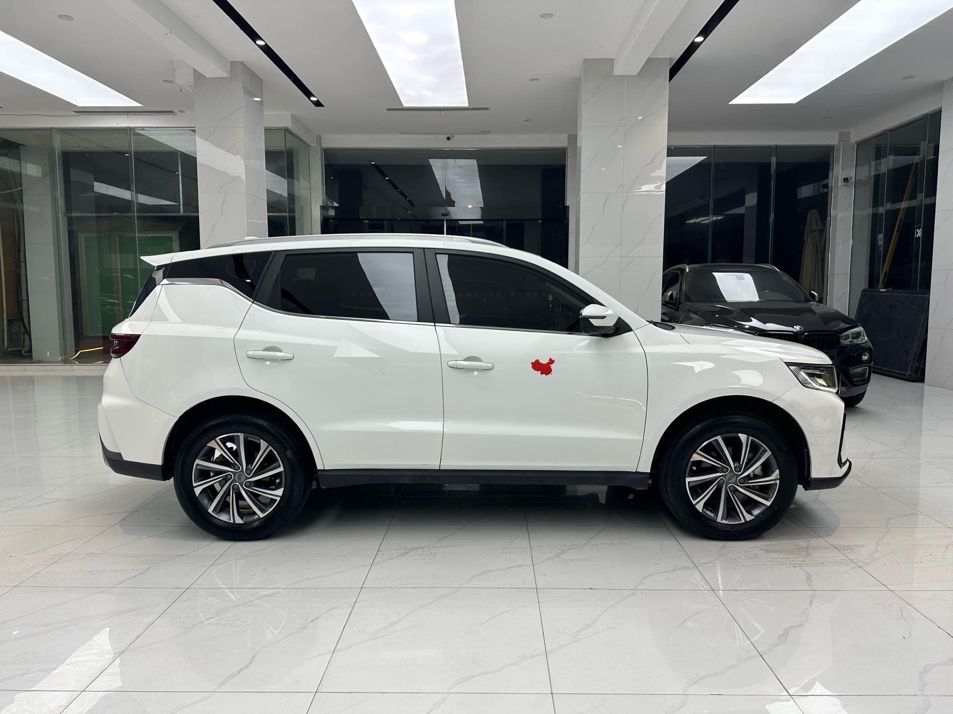 GEELY Vision X6 2022 car image #4