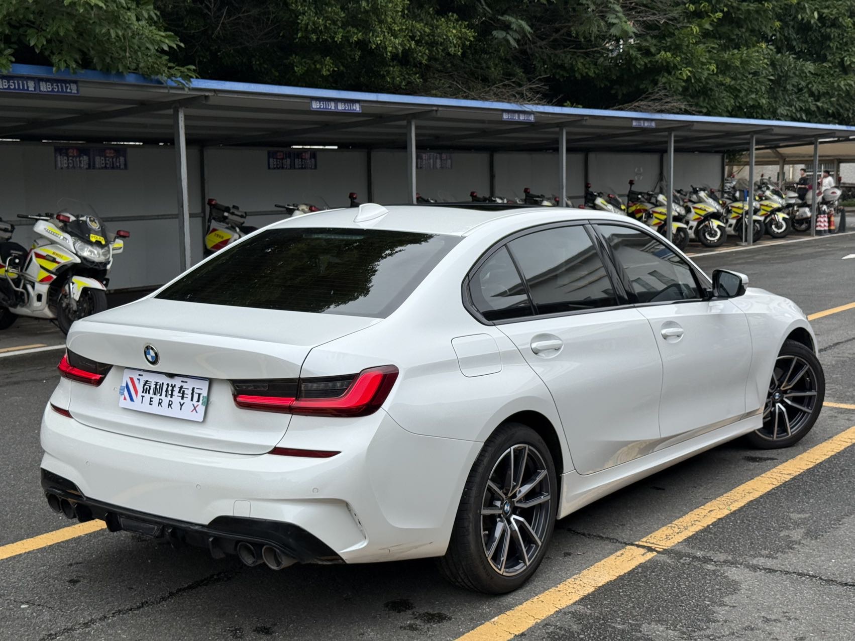 BMW 3 Series 2022 #4 BMW 3 Series 2022 car image #4