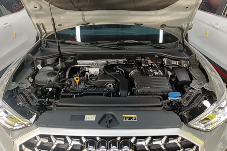 Audi Q3 2024 immagine di auto #20