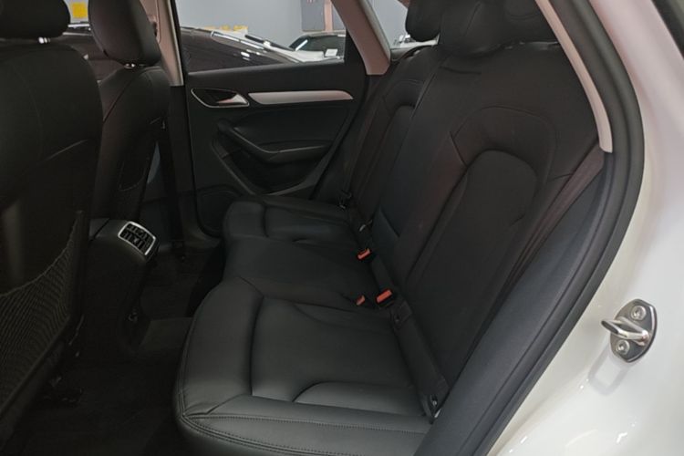 Audi Q3 2018 #17 Audi Q3 2018 car image #17