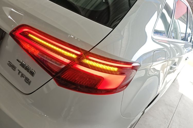 Audi A3 2019 car image #8