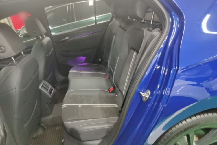 Volkswagen Golf 2021 car image #17