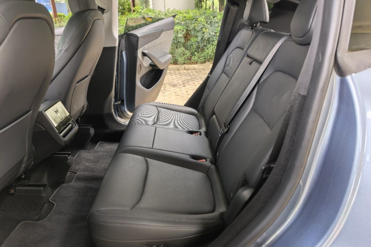 Tesla Model Y 2025 car image #17