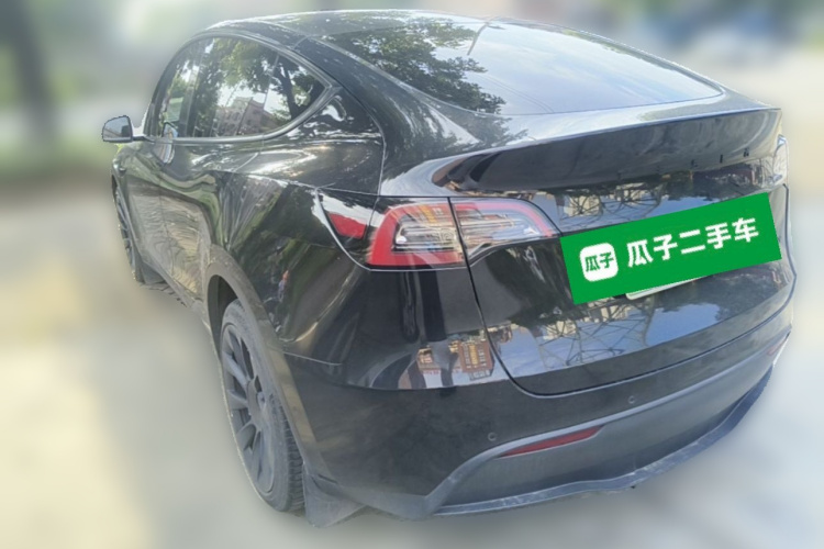 Tesla Model Y 2022 #5 Tesla Model Y 2022 car image #5