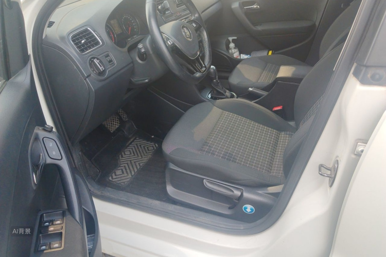 Volkswagen Polo 2018 car image #18
