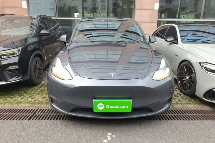 Tesla Model Y 2021 car image #3