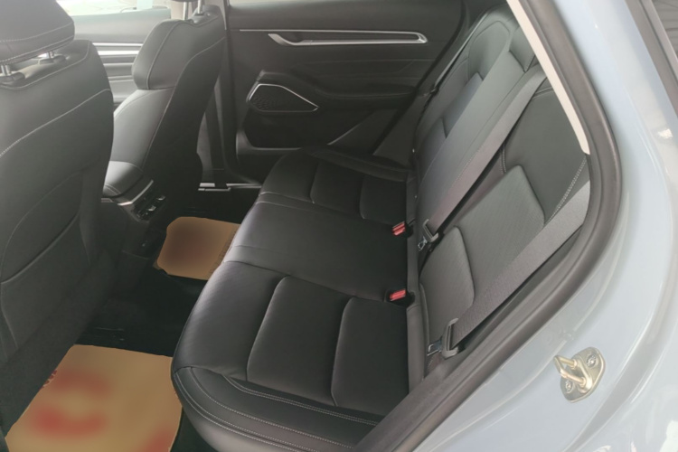 GEELY Emgrand 2023 car image #17