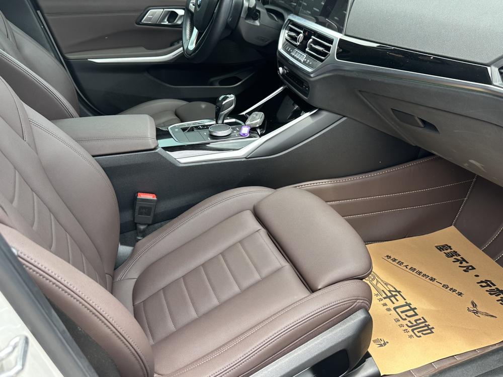 BMW 3 Series 2019 image de voiture #22