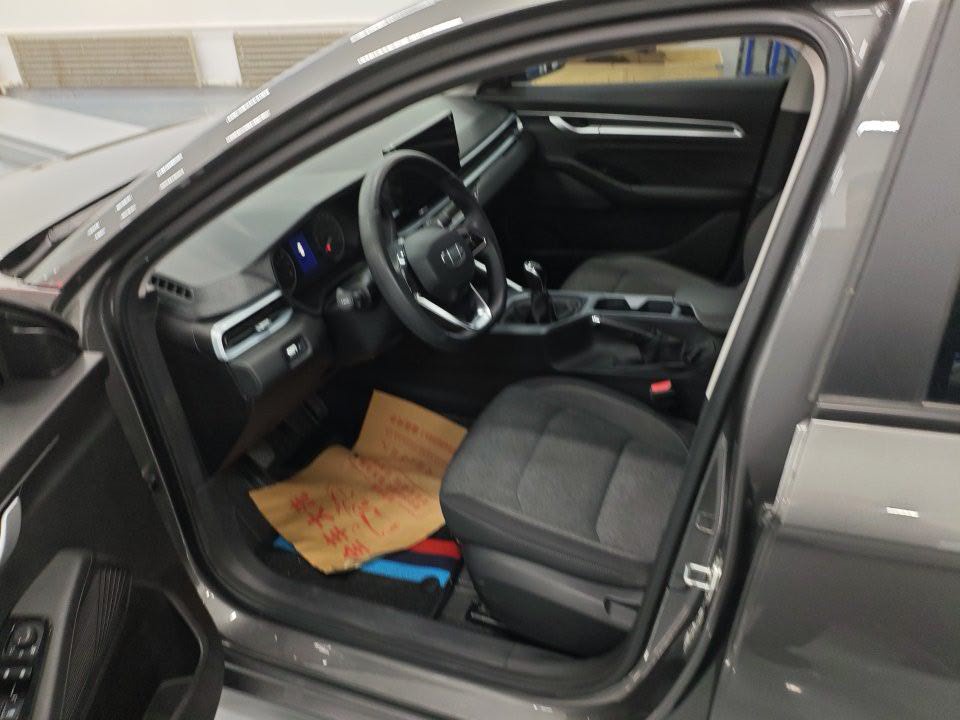 GEELY Emgrand 2025 car image #3