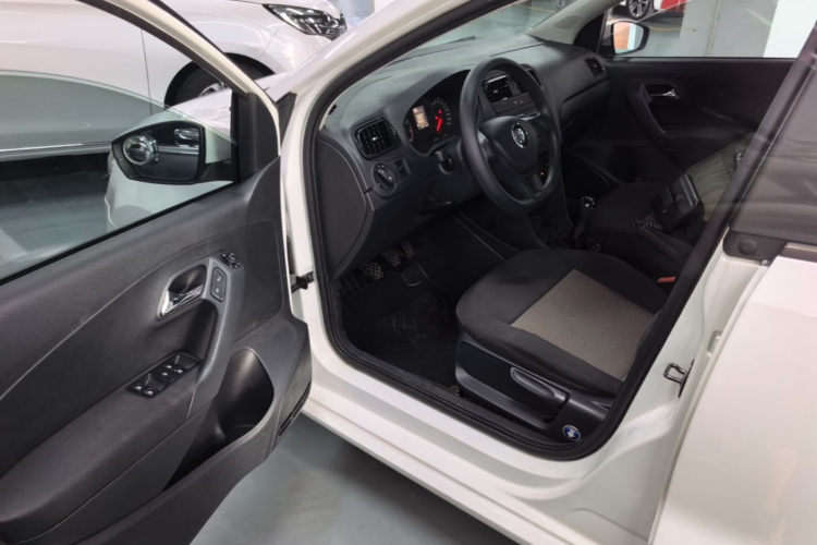 Volkswagen Polo 2017 #16 Volkswagen Polo 2017 car image #16