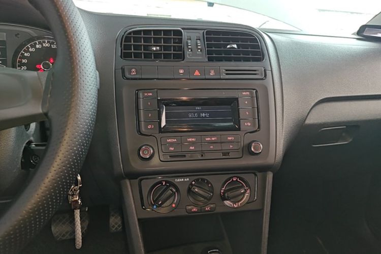 Volkswagen Polo 2019 #13 Volkswagen Polo 2019 car image #13