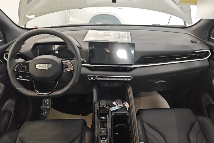 GEELY Coolray 2026 immagine di auto #8