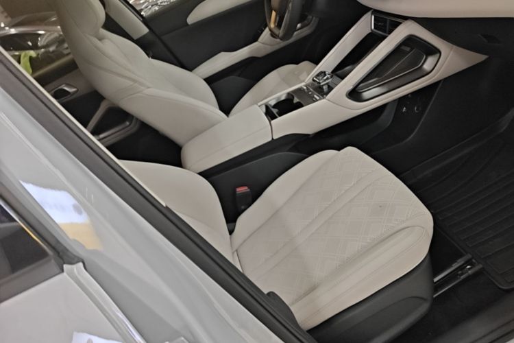 BYD YuanUP 2024 #24 BYD YuanUP 2024 immagine di auto #24