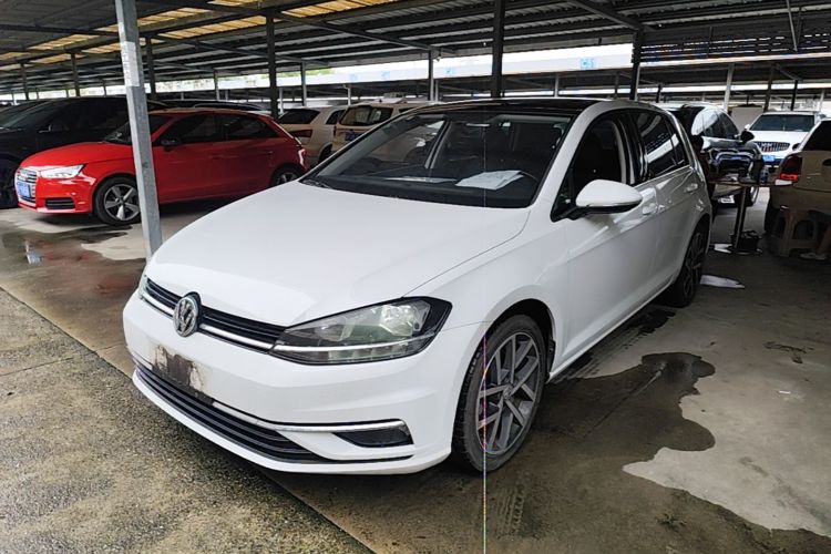 Volkswagen Golf 2020 car image #2