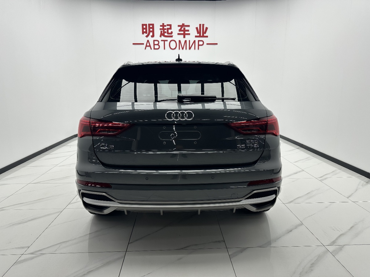 Audi Q3 2022 car image #10